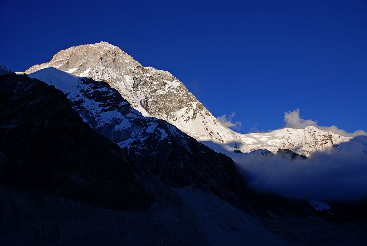 8 10 Makalu And Peak 3 Just Before Sunset Begins From Sandy Camp